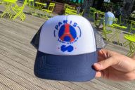 Collaborateurs peignant, dessinant et décorant des objets à leur image avec MadCityZen. | © MadCityZen